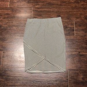 ⭐️ SALE ⭐️ Striped pencil skirt